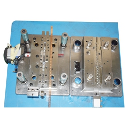In-mold riveting Automation mold